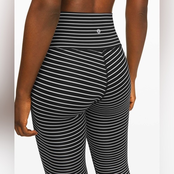Lululemon Wunder Under High-Rise Tight 25" *Luxtreme
Parallel size 4 - Picture 3 of 10